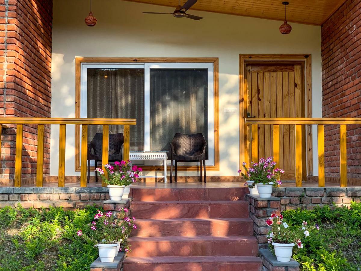 Hotel The River S Edge Farm Dehradun Exterior foto